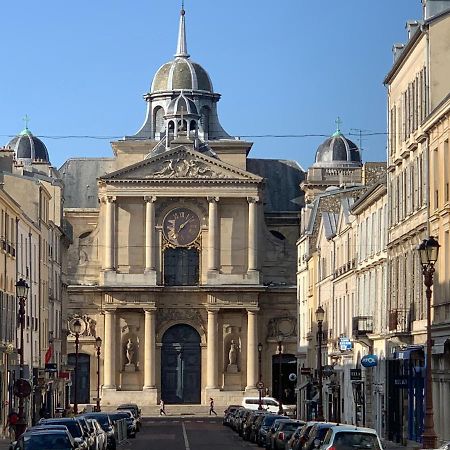 Appartement Versailles Quartier Notre Dame Au Pied Du Chateau Avec Parking Exterior photo