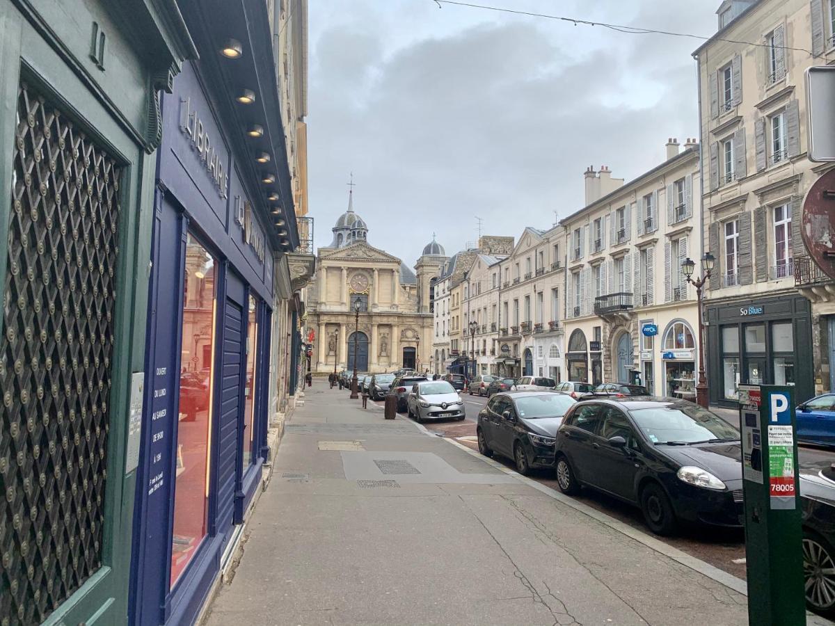 Appartement Versailles Quartier Notre Dame Au Pied Du Chateau Avec Parking Exterior photo