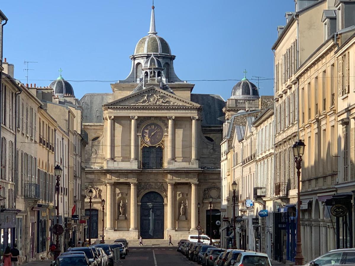 Appartement Versailles Quartier Notre Dame Au Pied Du Chateau Avec Parking Exterior photo