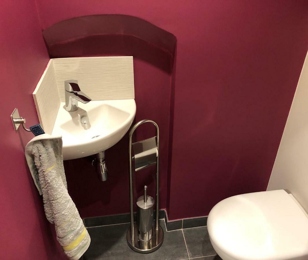 Appartement Versailles Quartier Notre Dame Au Pied Du Chateau Avec Parking Exterior photo