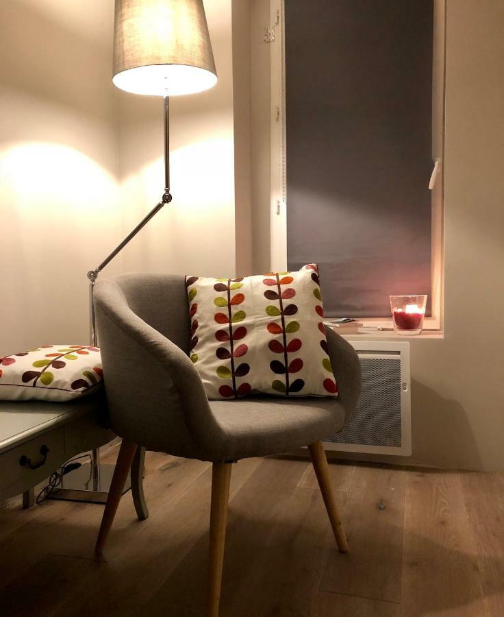 Appartement Versailles Quartier Notre Dame Au Pied Du Chateau Avec Parking Exterior photo